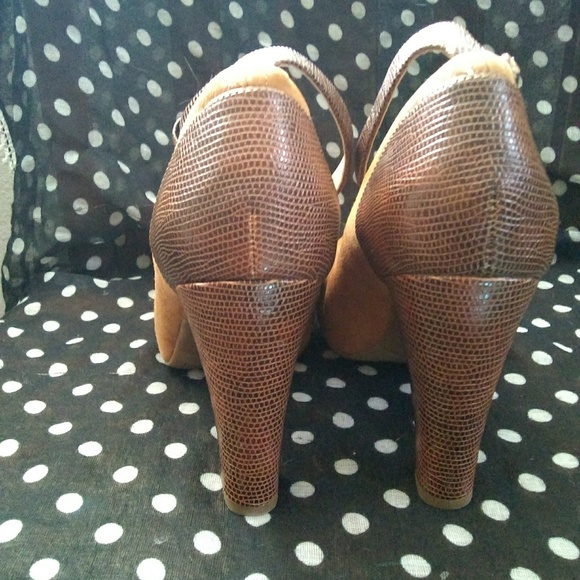 **👠Perfect Fall Heels👠** - Picture 5 of 8